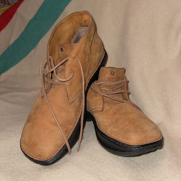 Earth men’s Chukka boots. Leather. Size 11. Baja style.  Lace up tie shoe. MOCHA - Picture 11 of 11